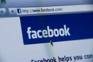 Facebook espía usuarios