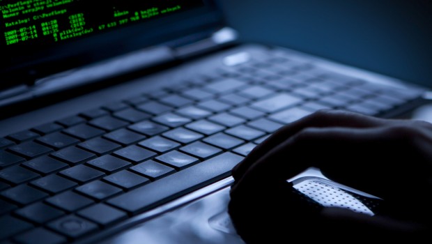 Hacker condenado por traficar datos de sus víctimas