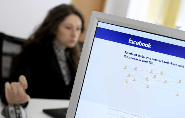 Facebook no permite usuarios de 100 años